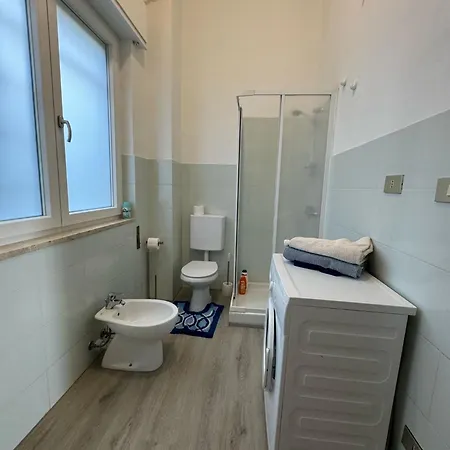 Beautiful One Bedroom In Lägenhet Riva Ligure