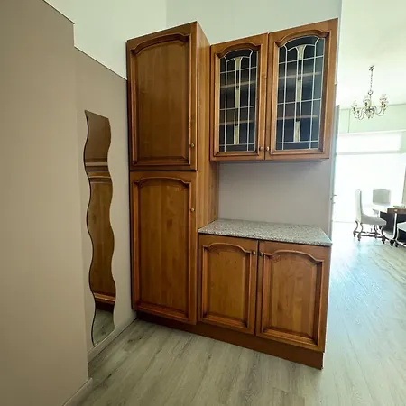 Beautiful One Bedroom In Апартаменты Рива-Лигуре