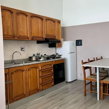 Beautiful One Bedroom In Апартаменты Рива-Лигуре